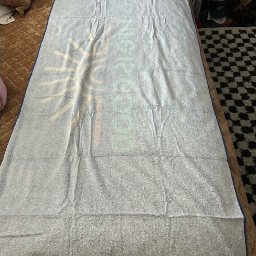 LIFE IS GOOD large beach towel! Dark background keeps it looking fresh ☀zoom in